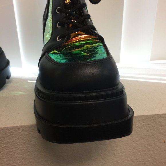 Pre Loved- Cape Robbin Radioactive Platform Boots in Black/8 - SH196 - Picture 8 of 9